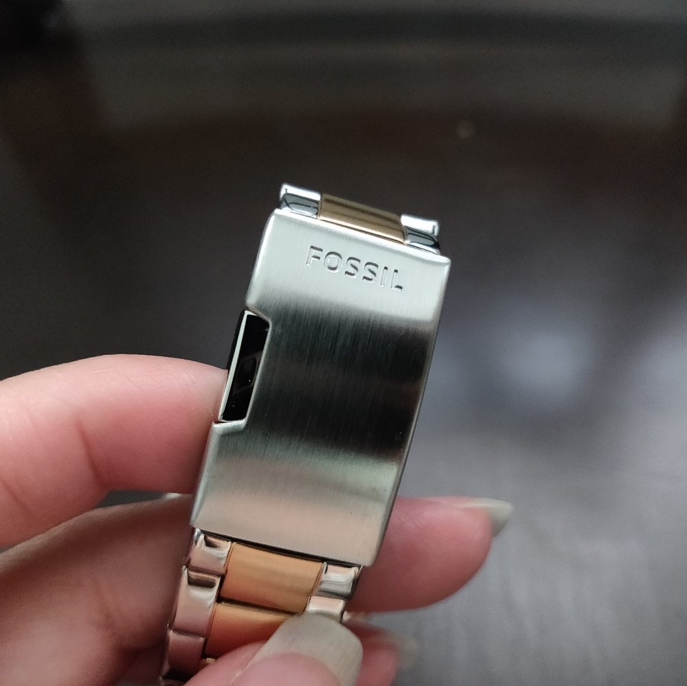 🌸 Fossil Rose Gold and Silver Riley Watch Set - Picture 6 of 8